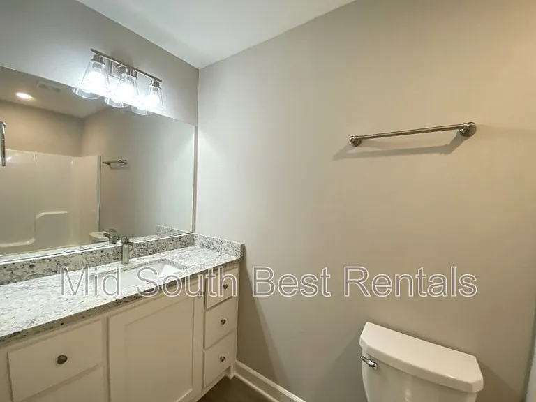 105 Magnolia Ct — Photo 3