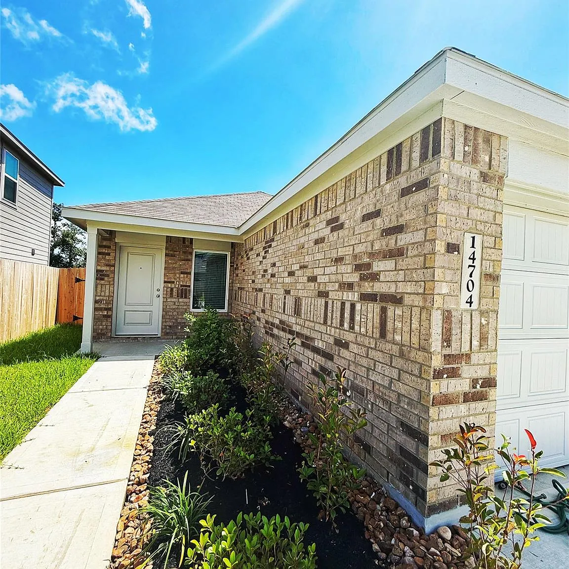 3 bed, 2.0 bath, 1273 sqft, $1,700 — Photo 3
