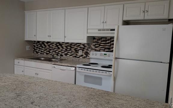 2nd image of 1086 1st Ave