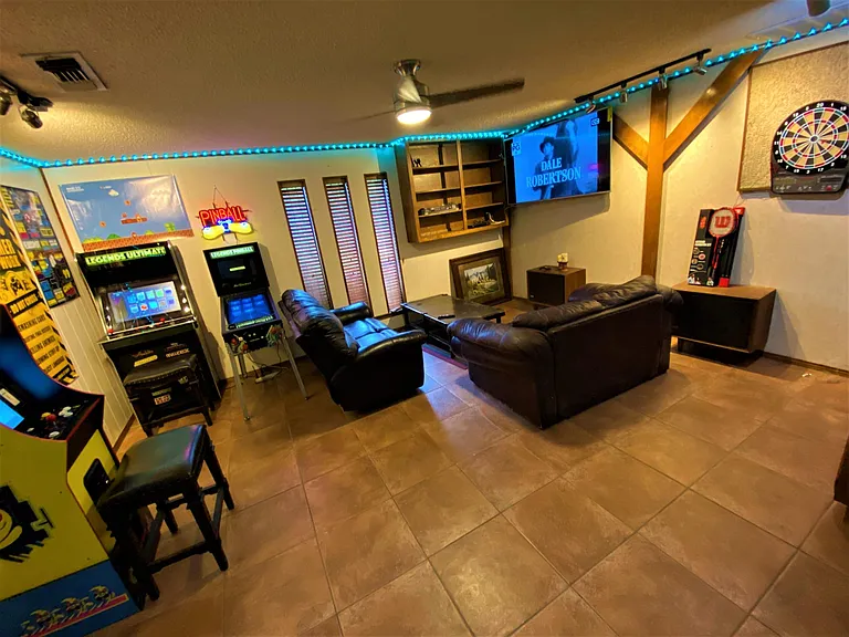 847 Middle Run Ct — Photo 90