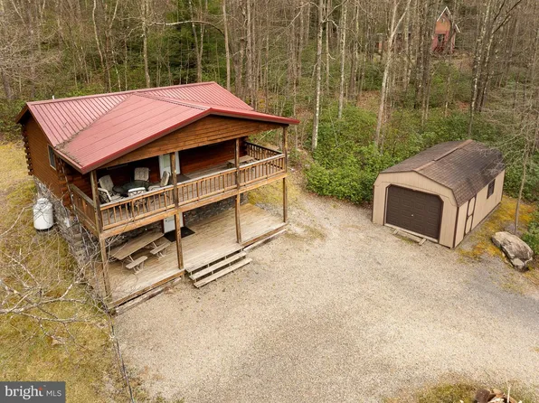 400 Bear Dr E, Oakland, MD 21550