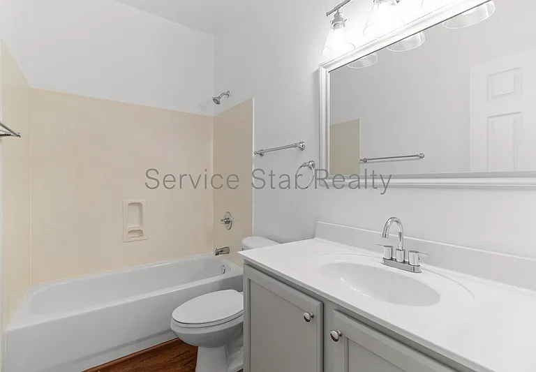 1716 W Cortez St #207 — Photo 14