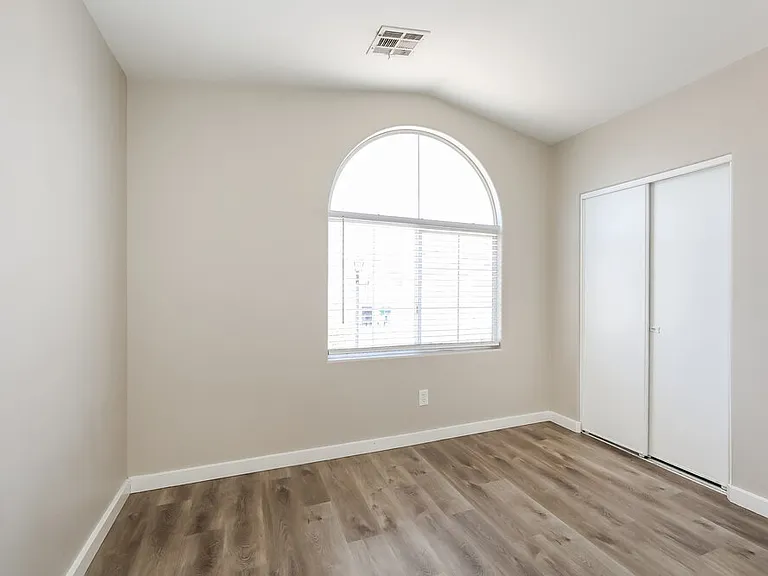 533 Regal Robin Way — Photo 14