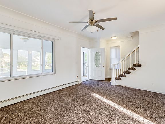 5th image of 5711 Helen St