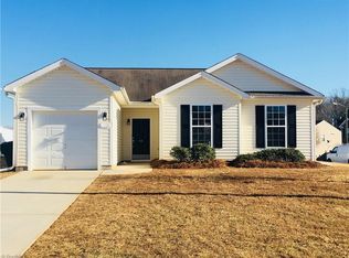 11 Glenrose Ct, Greensboro, NC 27407