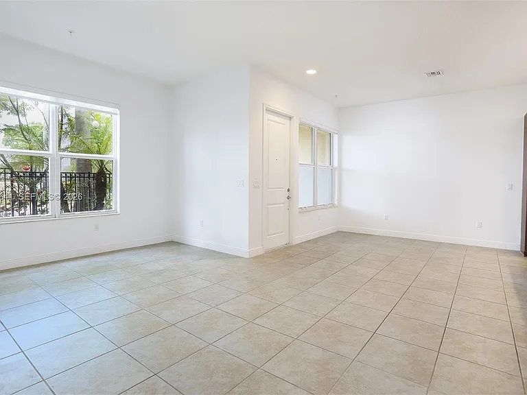 12453 NW 17th Mnr #12353 — Photo 4