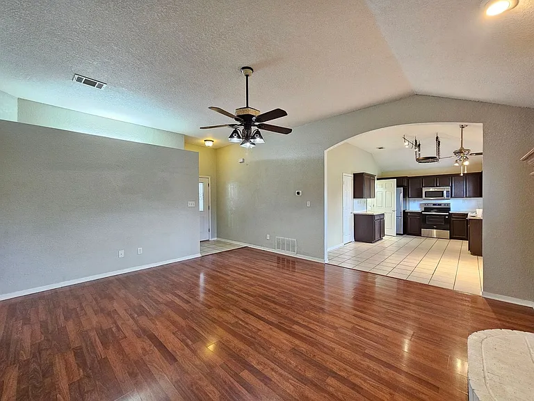4107 Barrington Trl — Photo 6