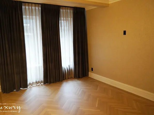 502 Park Avenue 12J image 3 of 13