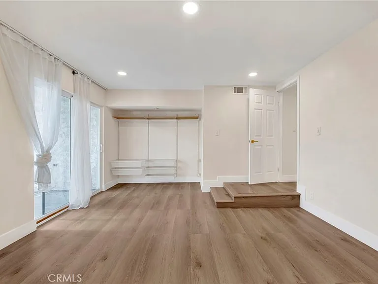 1432 N Catalina St — Photo 17