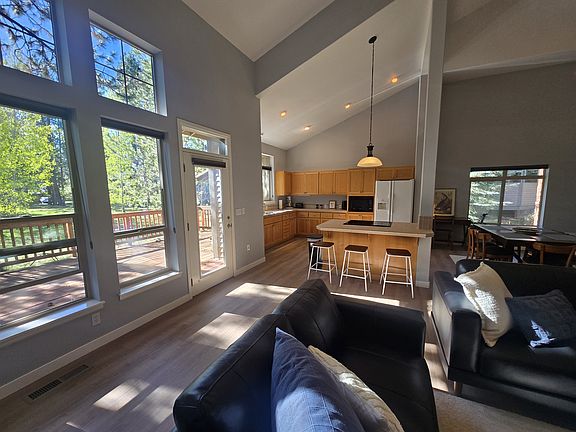 5th image of 60504 Seventh Mountain Dr
