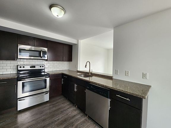 2nd image of 2841 W Girard Ave #2843-3