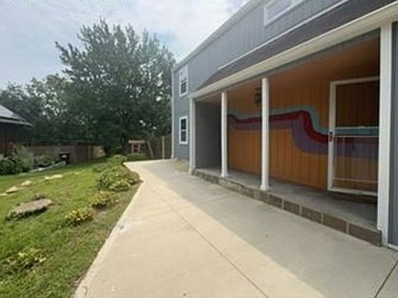 4th image of 1032 Rogers Pl
