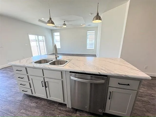 2 bed, 2.0 bath, 1500 sqft, $1,599 — Photo 4