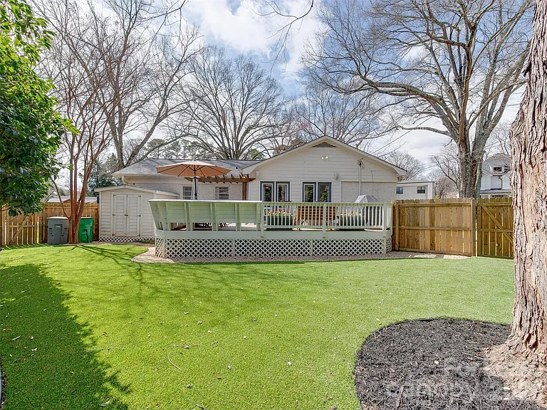3221 Sunset Dr — Photo 44