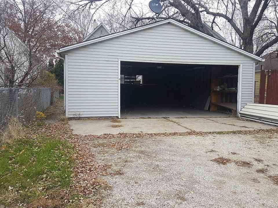2nd image of 212 Denver St
