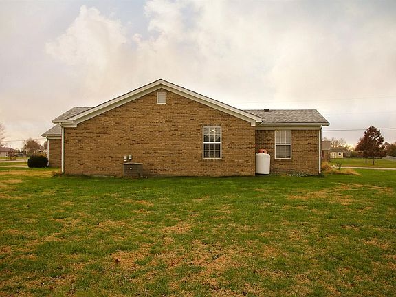 4th image of 901 Patty Lee Dr