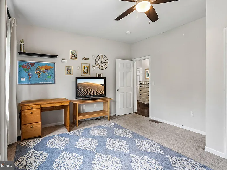 427 Green Meadow Dr — Photo 27