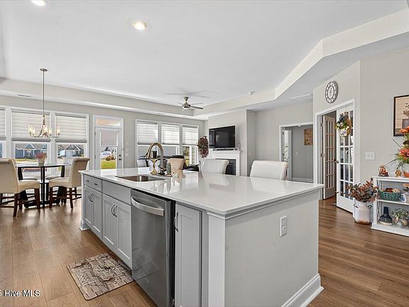 3rd image of 7334 Oakland Country Court