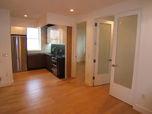 Rented by Joel Weisz, LREB | media 23