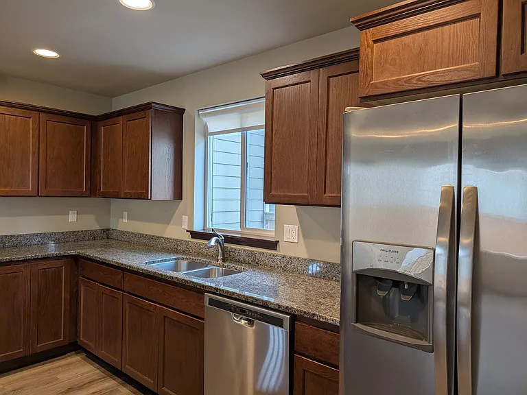 430 S Kansas Loop — Photo 8