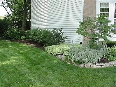 3rd image of 921 Carriage Ln