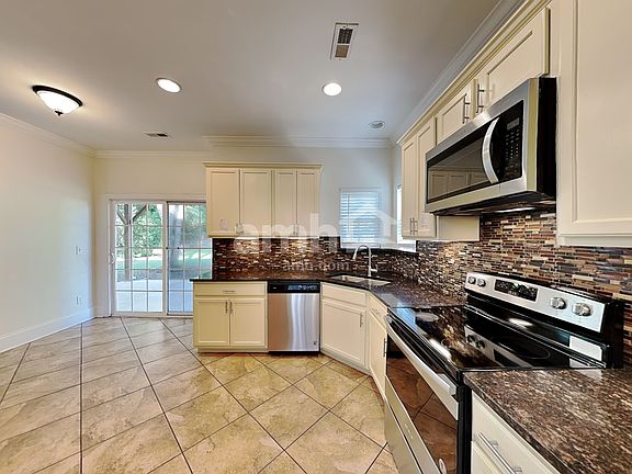 3rd image of 2902 Island Point Dr NW
