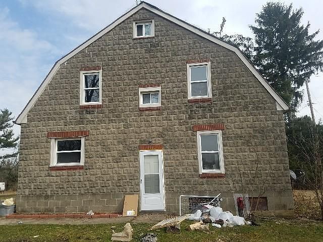 2nd image of 10869 Bloom Rd