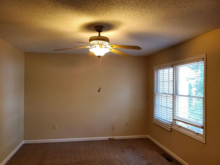 1704 Twin Brooks Dr — Photo 11