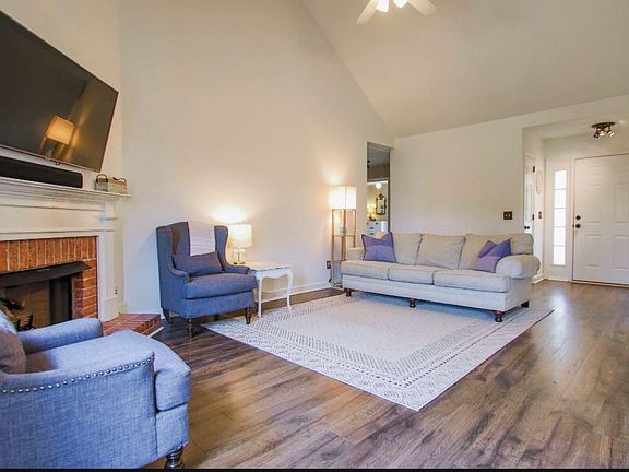 3rd image of 2506 Mercer Pl