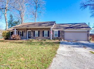 589 Melton Hill Dr, Clinton, TN 37716