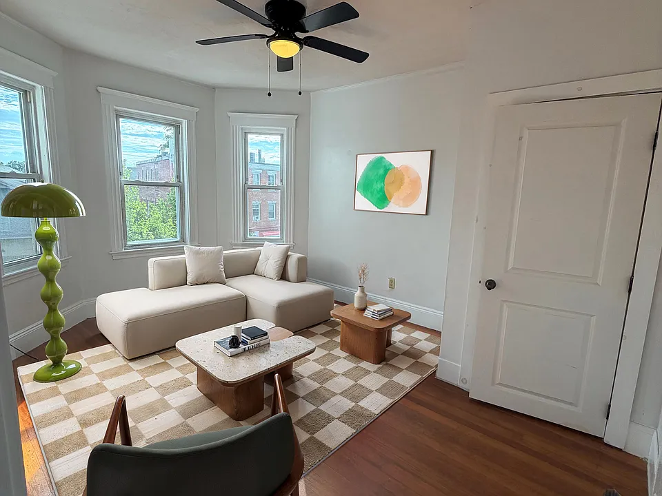 302 Washington St #2