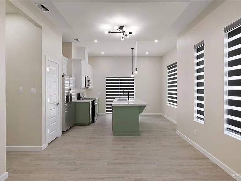 5705 Notre Dame Ave #3 — Photo 6