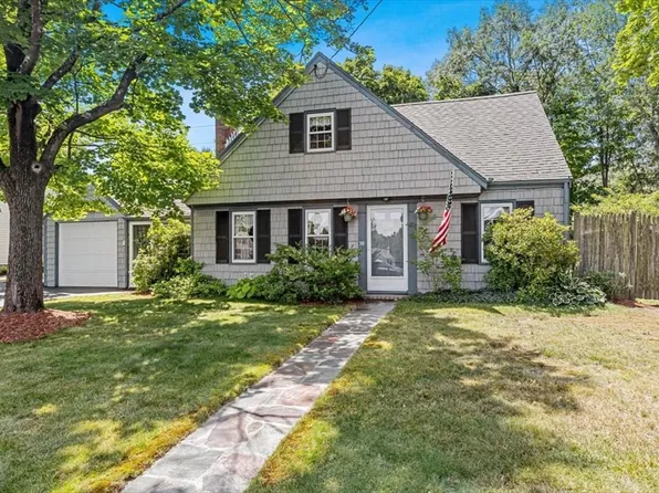 30 Abigail Adams Cir, Weymouth, MA 02191