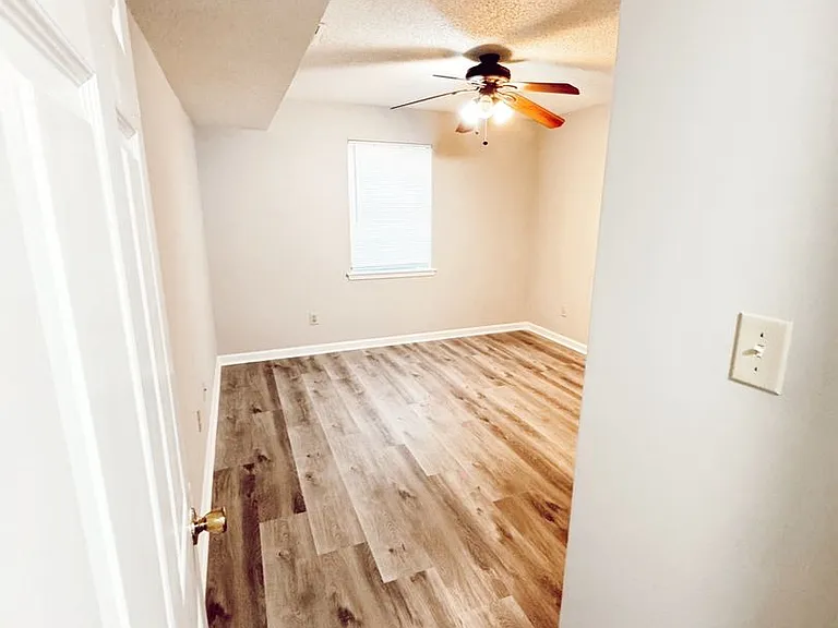 1688 Prince Ave #104 — Photo 15