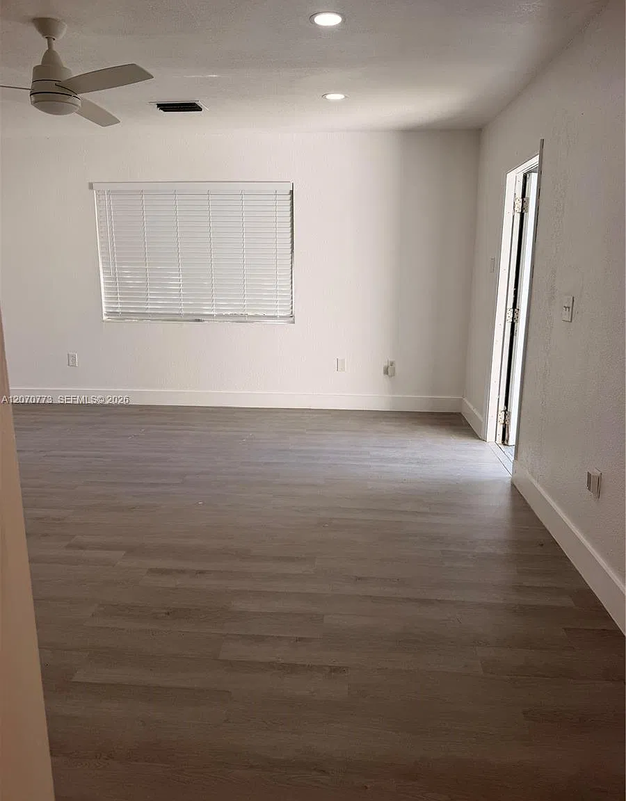 Carver Heights First Add — Photo 3