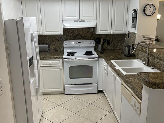 5th image of 19501 W Country Club Dr APT 506
