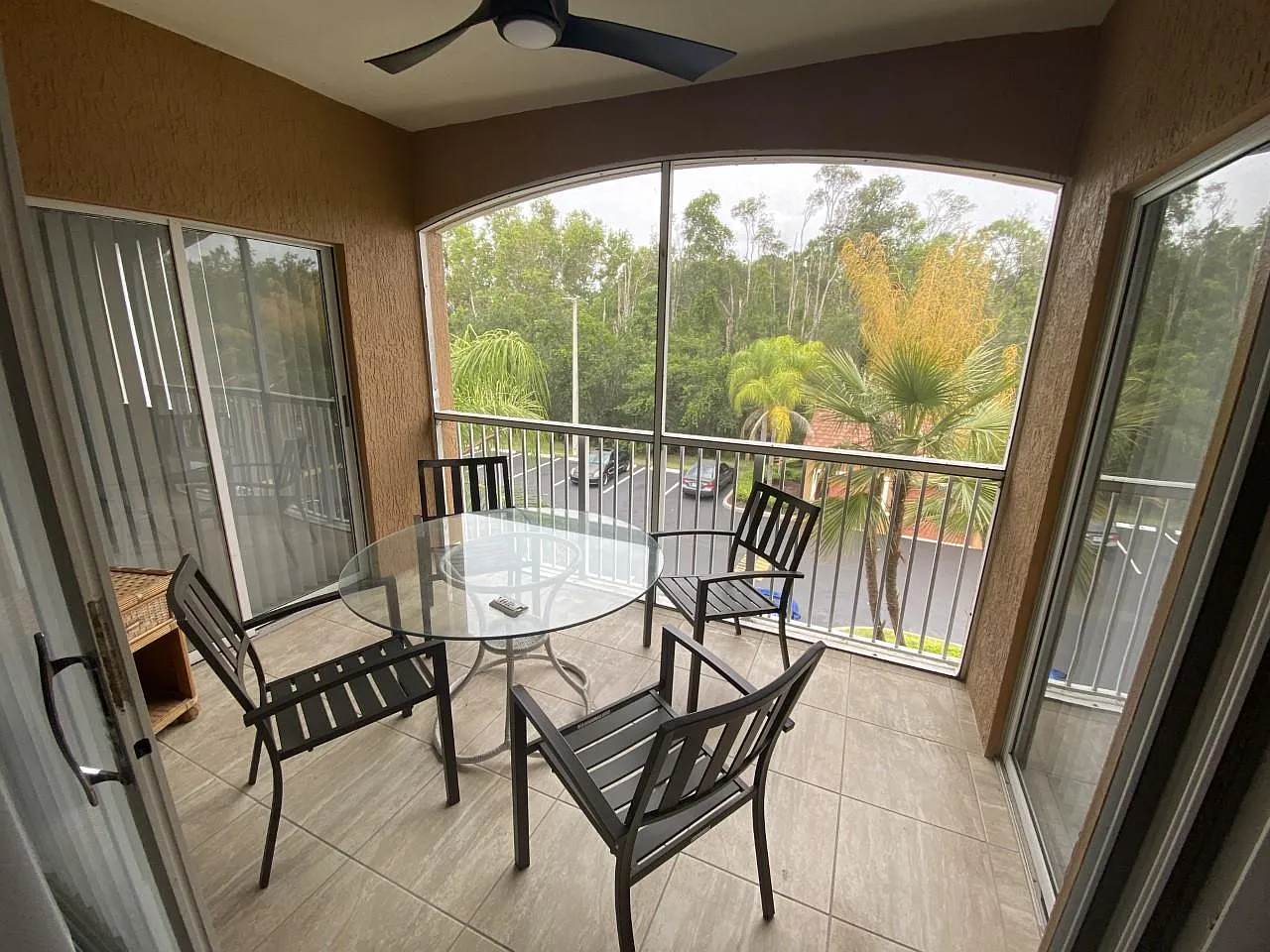 2 bed, 1201 sqft, $1,900 — Photo 2