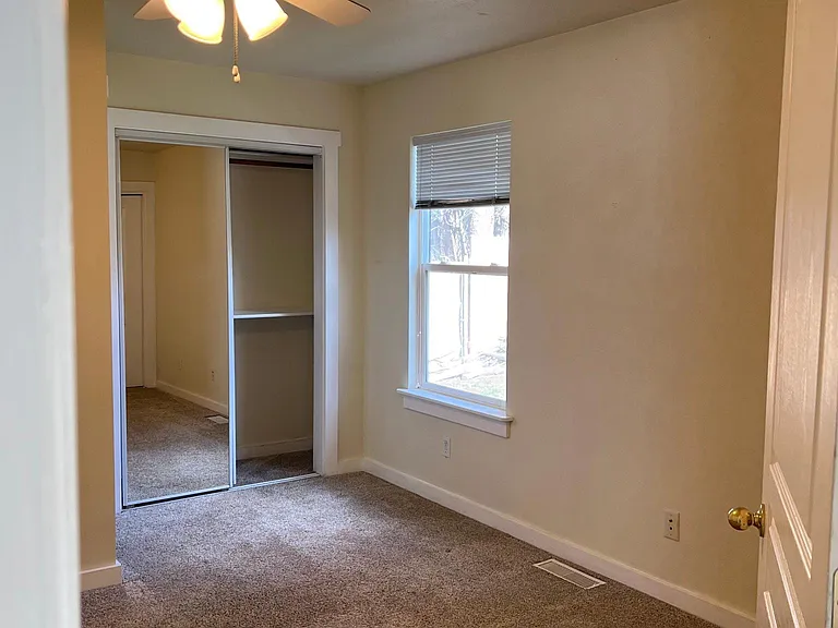 415 Augustina Ct — Photo 8