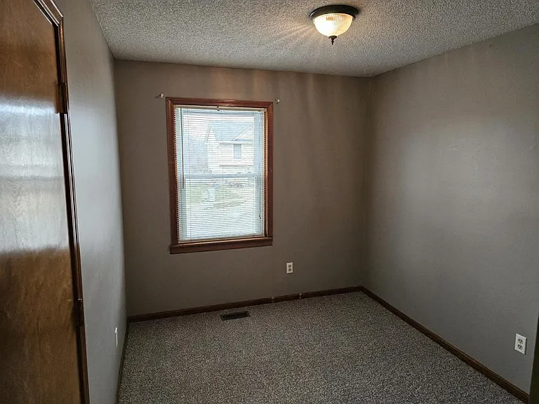 511 NW 73rd St — Photo 10