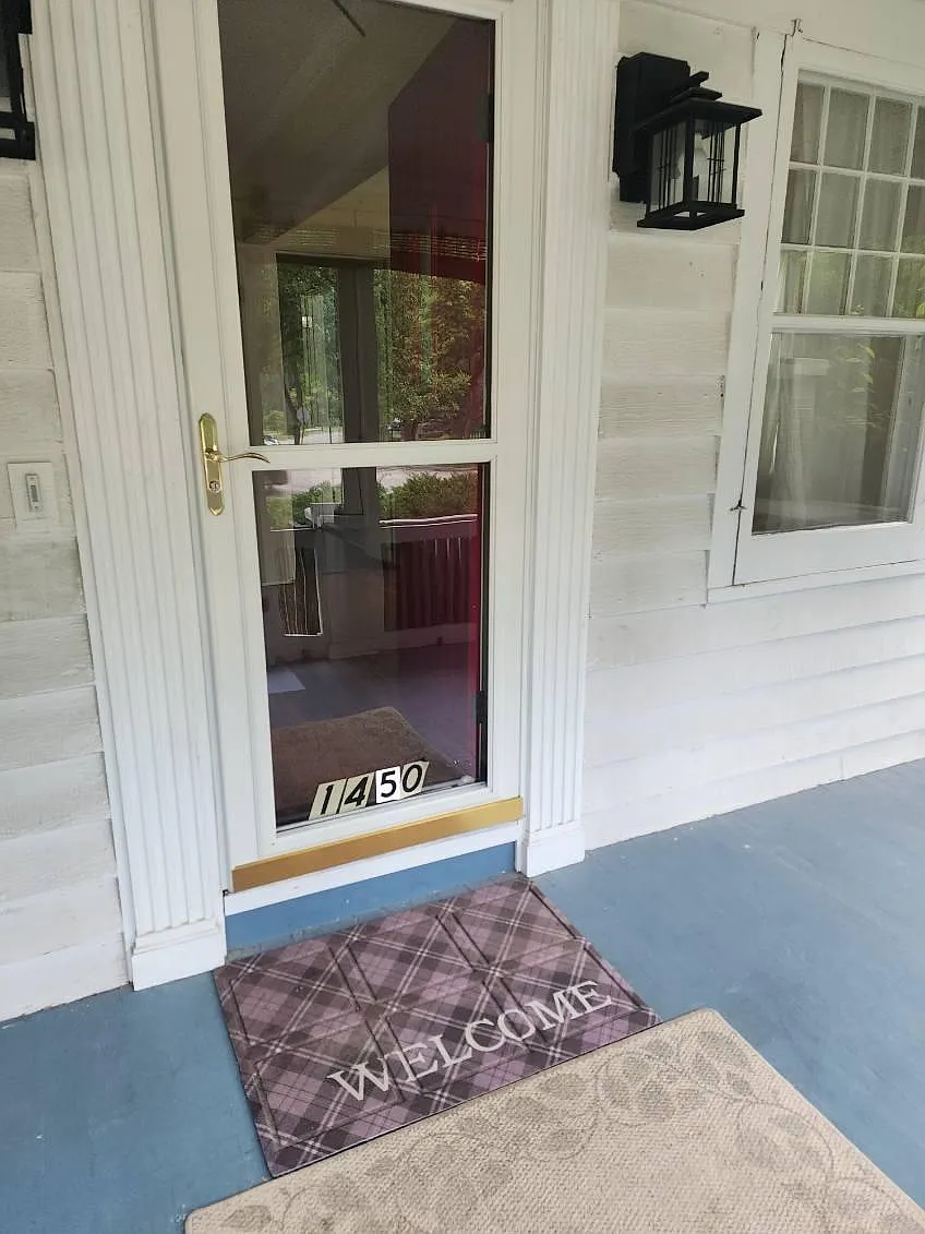 Front door - 1450 Lake Ave