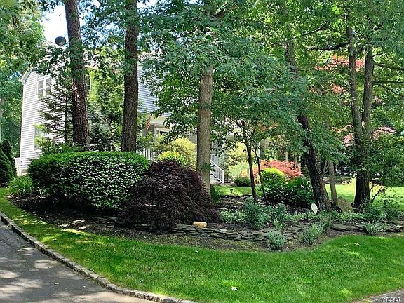 3rd image of 8 Saddlebrook Ln