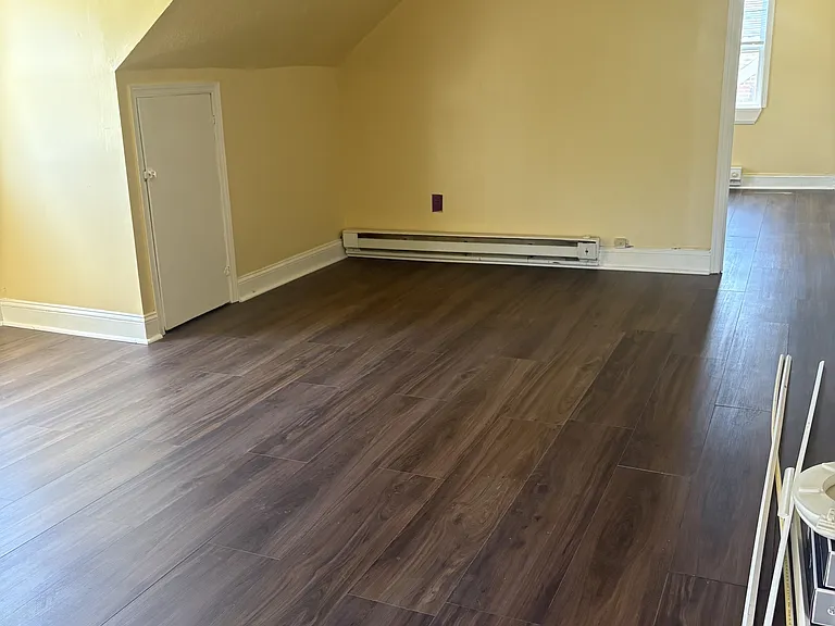 1208 Daniels Ave — Photo 7