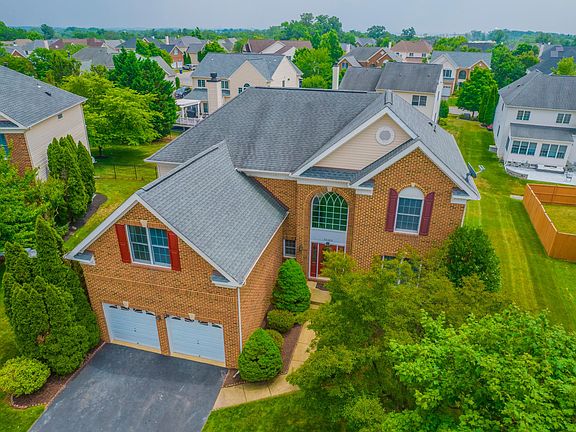 2nd image of 43405 Wheatlands Chase Ct