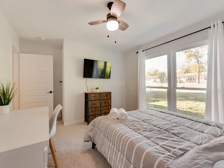 11828 Oberlin Dr — Photo 20