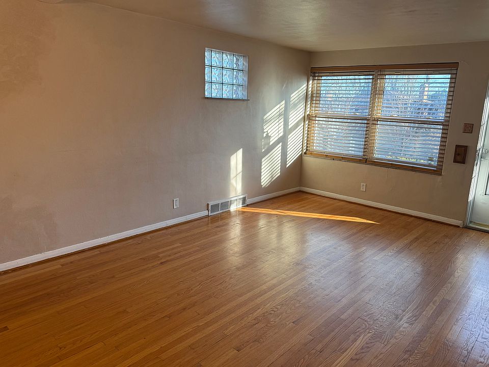 1st image of 4115 Parker Ave