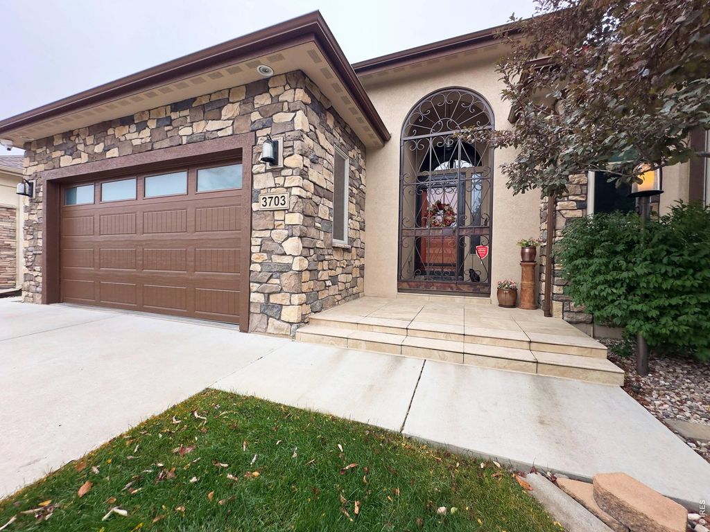 3703 Sandy Shore Ln