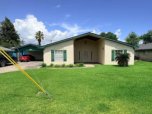 2213 Vine St Photo 1