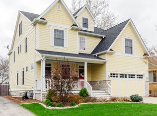 158 N Avon Rd, Elmhurst, IL 60126