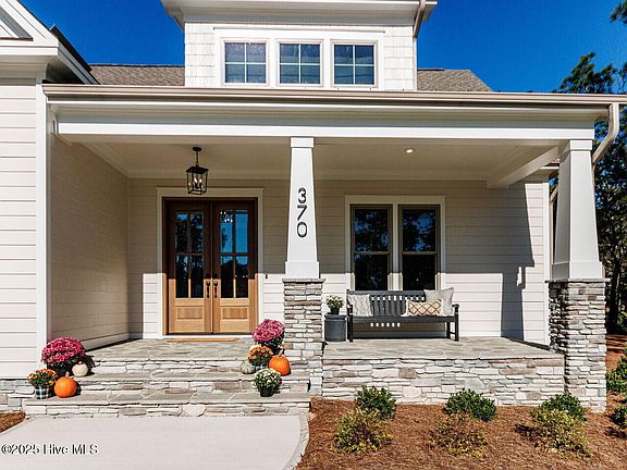 3rd image of 370 Rose Dale Court