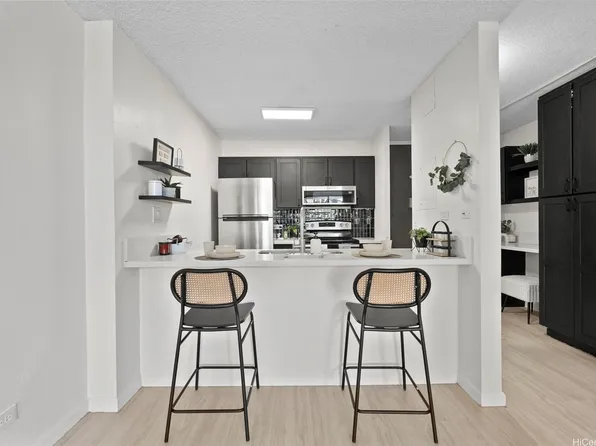 98-500 Koauka Loop APT 2H, Aiea, HI 96701